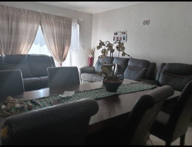 2 BEDROOM SECTIONAL TITLE FOR SALE IN BOKSBURG NORTH